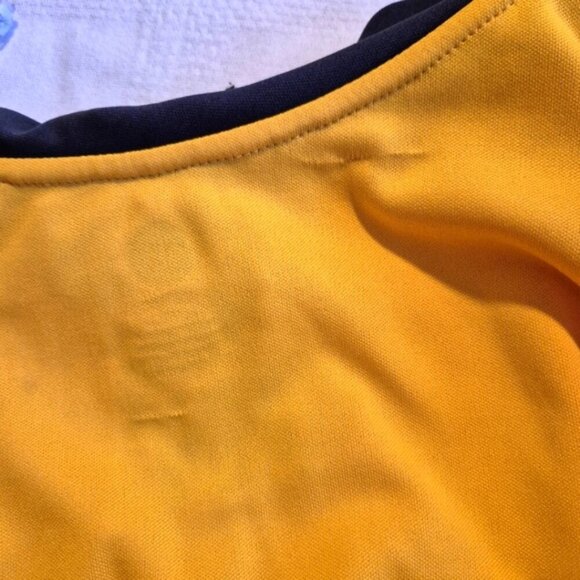 Boston Bruins women's juniors 7-9 medium gold long sleeved shirt 2 tiny flaws - Picture 7 of 8